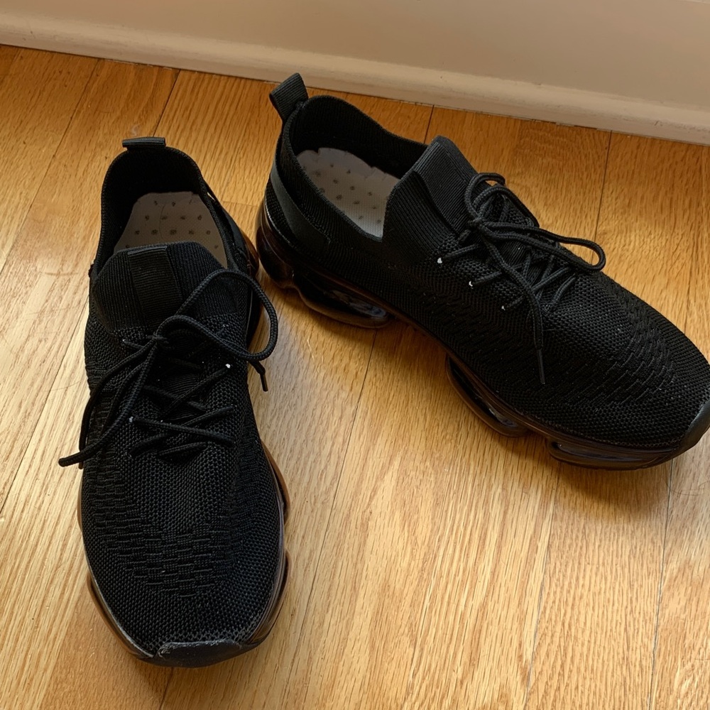 Women’s or Men’s Unisex Black Air-Cushioned Sneakers Size 11 Slip Ons - Picture 3 of 7